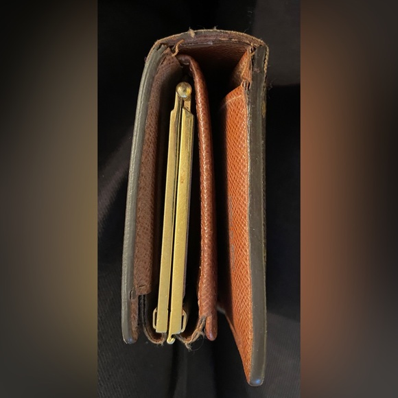 Louis Vuitton Monogram Bifold Wallet - Picture 5 of 12